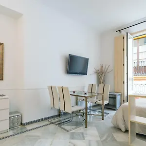Holidays Isbilia Centro By Valcambre Seville